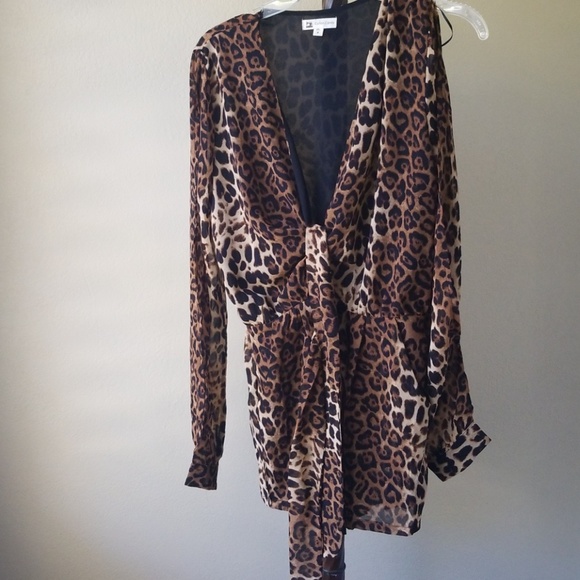 Romper - Picture 2 of 3